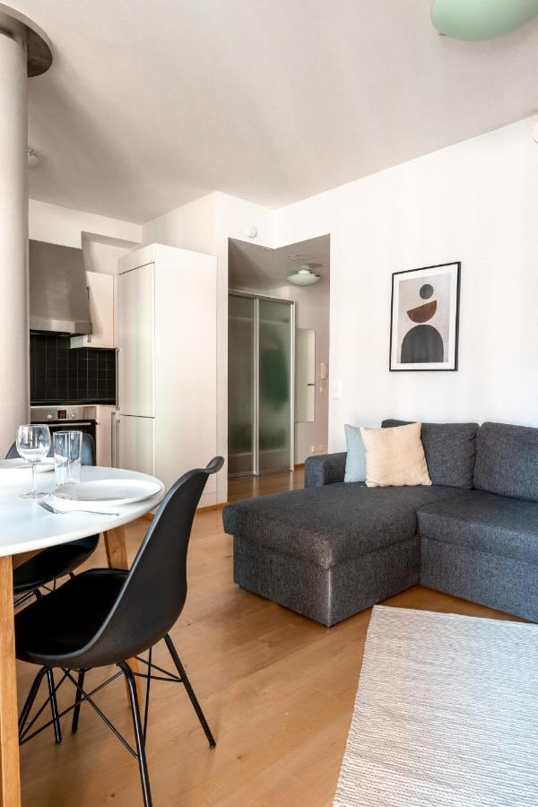 2Ndhomes Stylish 1Br Home With Balcony And Sauna In Kamppi Center เฮลซิงกิ ภายนอก รูปภาพ