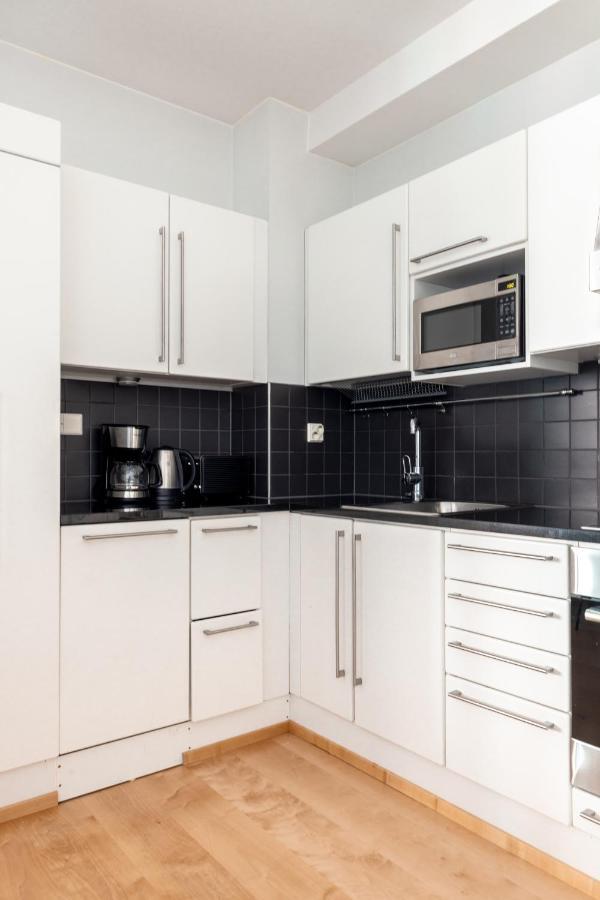 2Ndhomes Stylish 1Br Home With Balcony And Sauna In Kamppi Center เฮลซิงกิ ภายนอก รูปภาพ