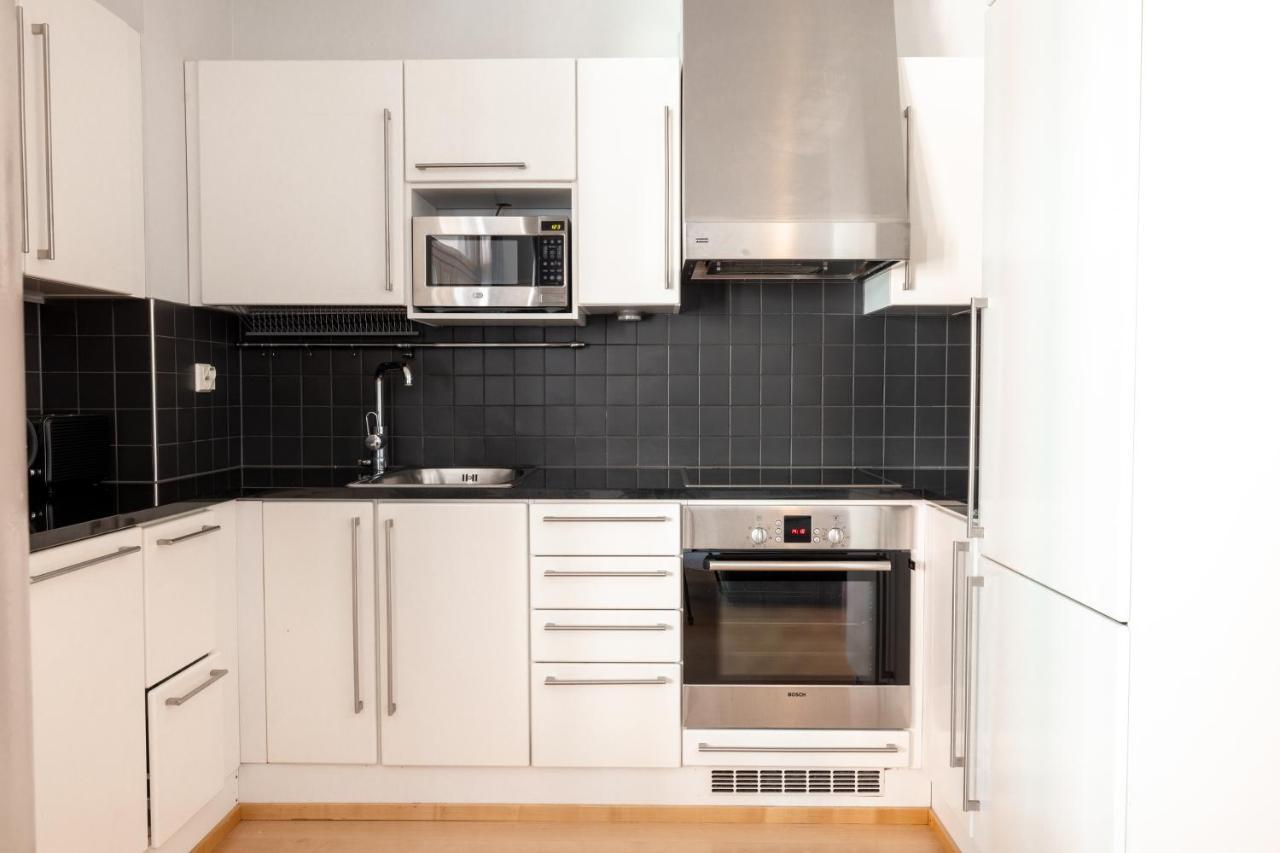 2Ndhomes Stylish 1Br Home With Balcony And Sauna In Kamppi Center เฮลซิงกิ ภายนอก รูปภาพ